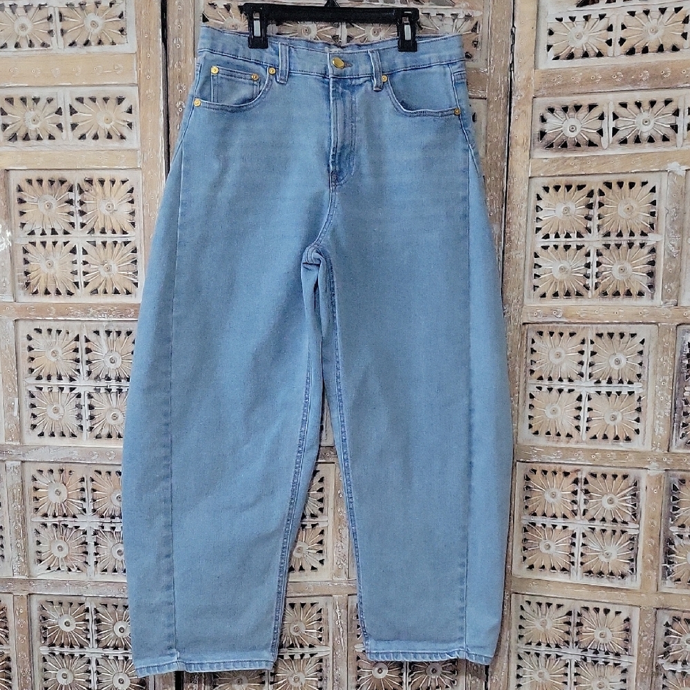 Oat New York Light Wash Denim Barrel Jeans With Gold Button 6